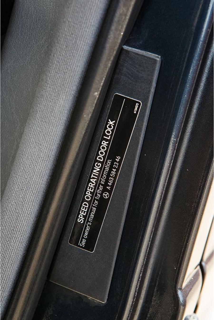  Mercedes-Benz G500 Custom Pickup 2002 года  (фото 38 из 58)